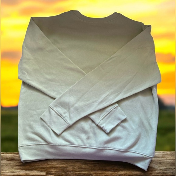 Hello Kitty AND FRIENDS Sweater XL sizes regular, and M , and L, - Picture 4 of 5